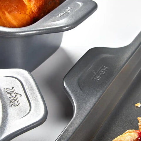 Pro-Release Nonstick Bakeware; Jelly Roll Pan; 15 x 10 inch
